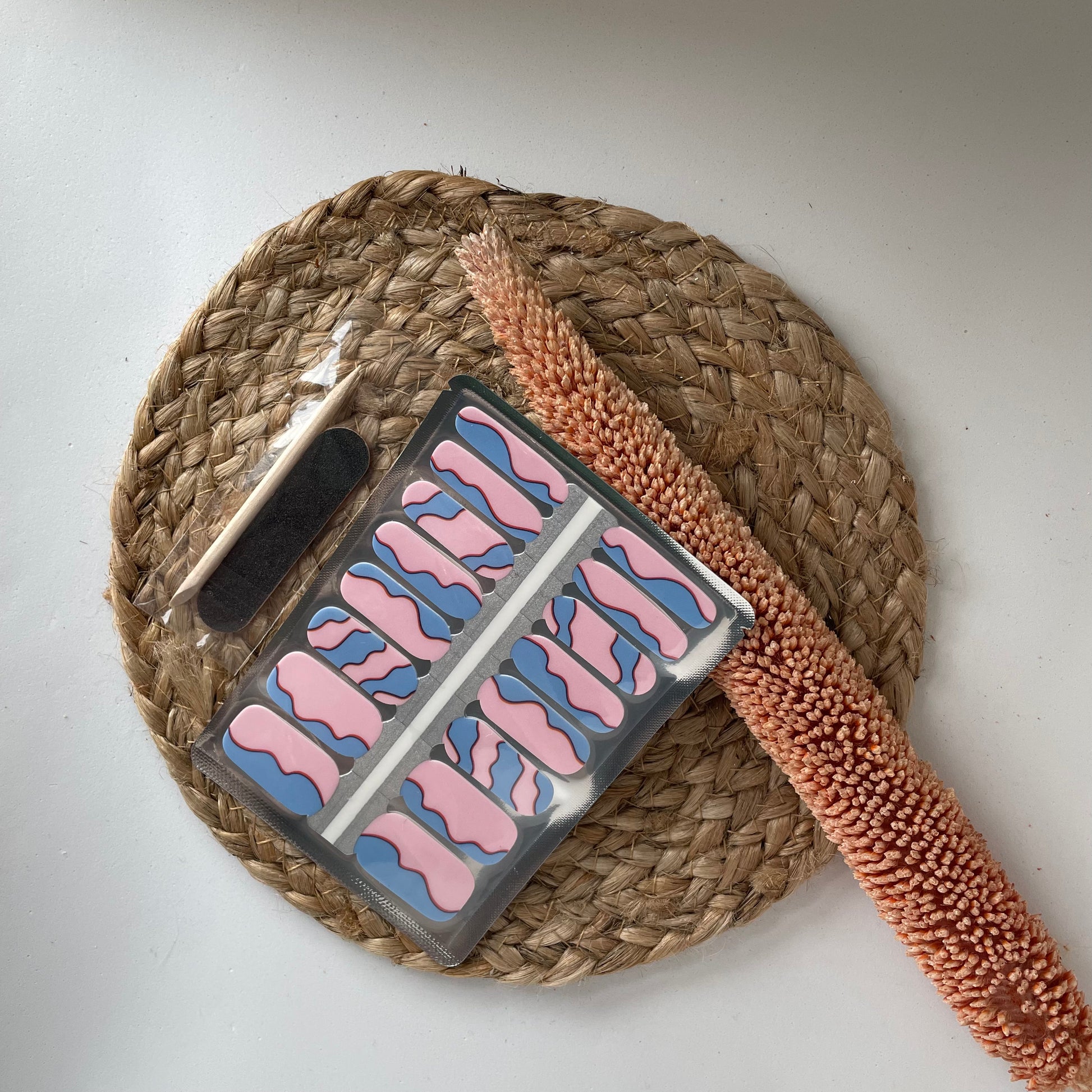 NailWrapz | Twisted Waves Nailwrap
