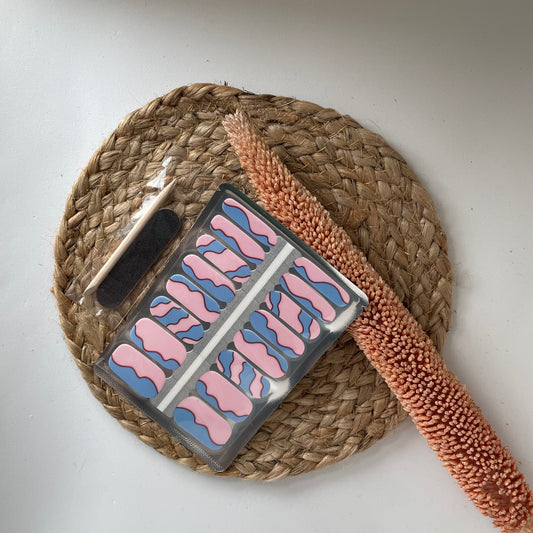 NailWrapz | Twisted Waves Nailwrap